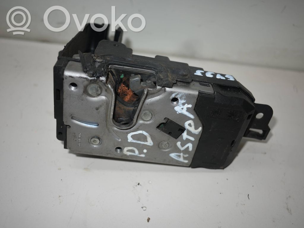Opel Astra H Etuoven lukko 