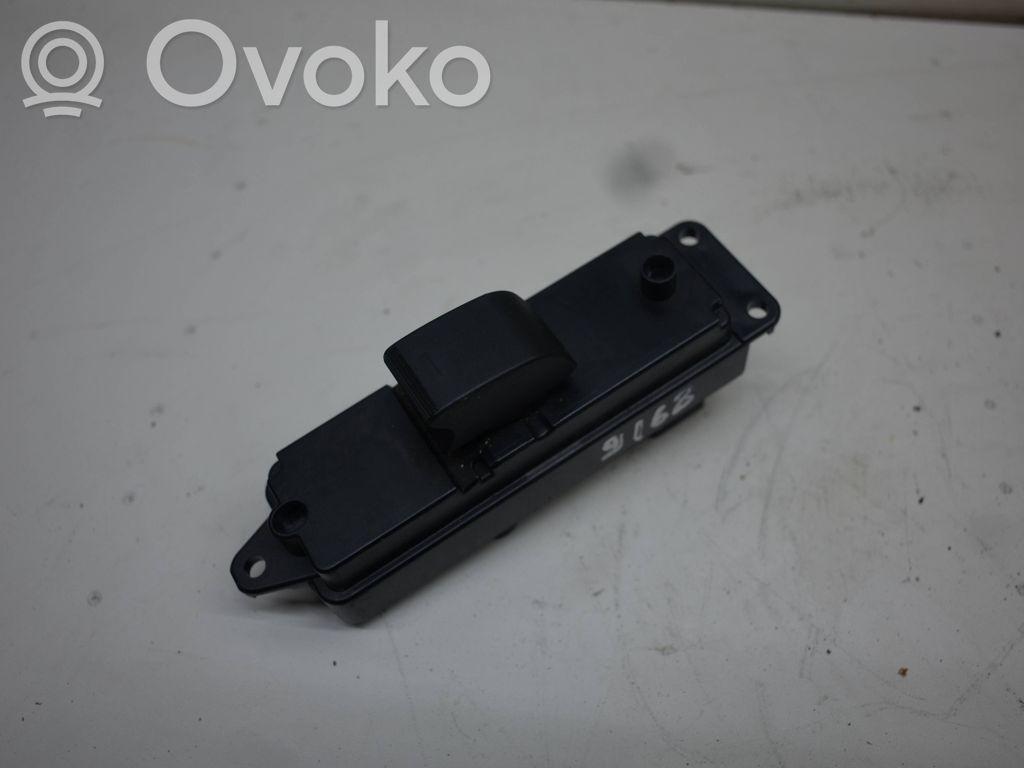 Electric window control switch   GS1E66380,03124620