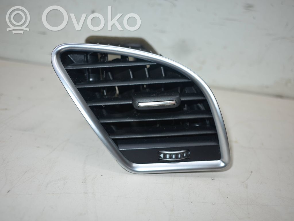 Audi A4 S4 B8 8K Šoninės oro grotelės 