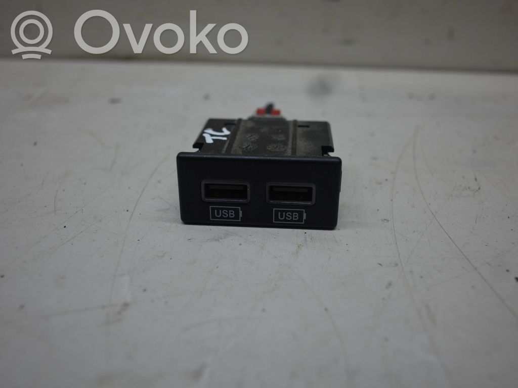 Chrysler Town & Country V Enchufe conector USB 