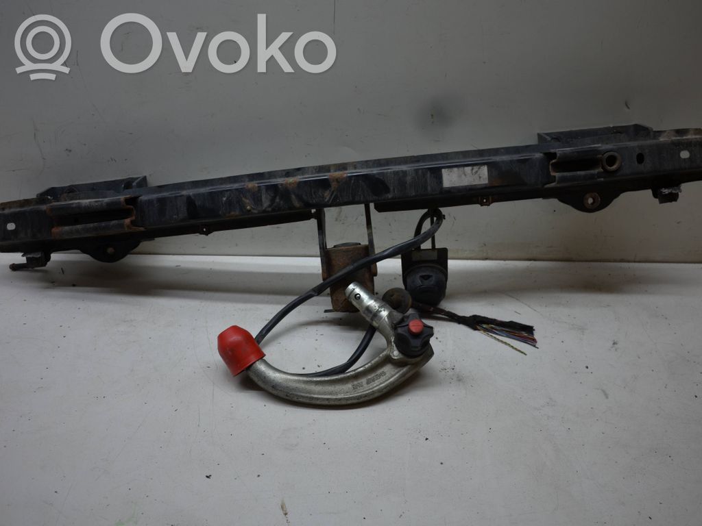 BMW 1 E81 E87 Vetokoukkusarja 