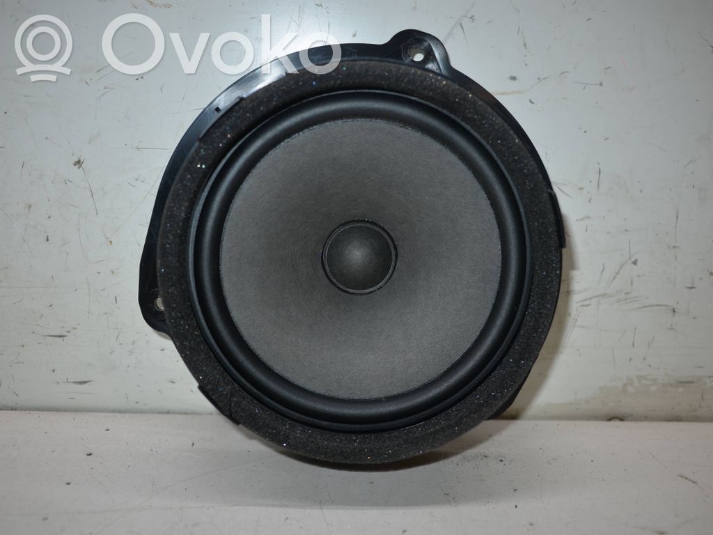 Audi A3 S3 8V Altavoz de la puerta trasera 