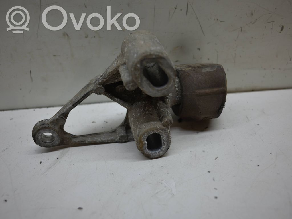 Audi A4 S4 B8 8K Engine mounting bracket 