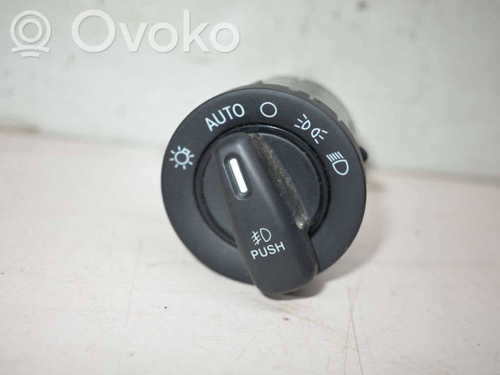 Chrysler Town & Country V Light switch 