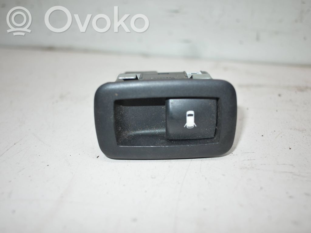 Chrysler Town & Country V Quarter vent window switch 