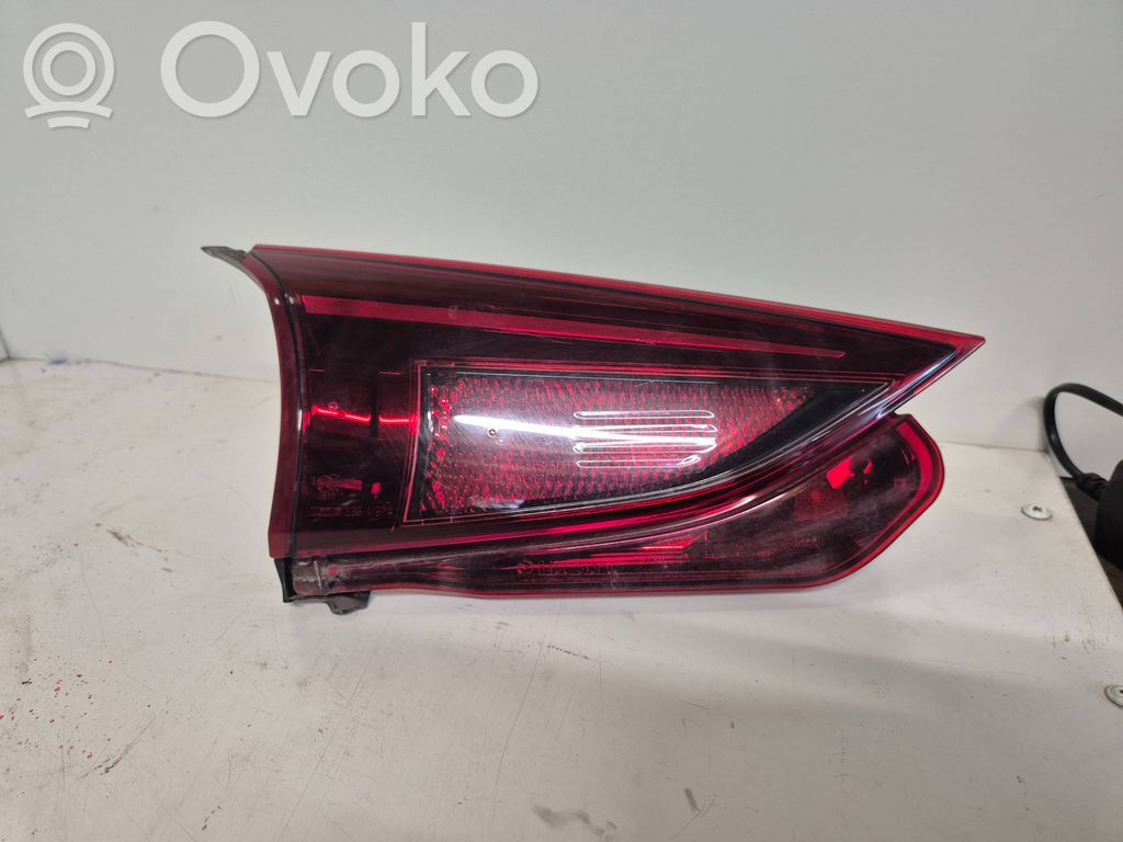 Mazda 3 II Galinis žibintas dangtyje 