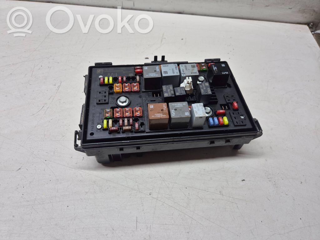 Opel Astra J Sulakemoduuli 