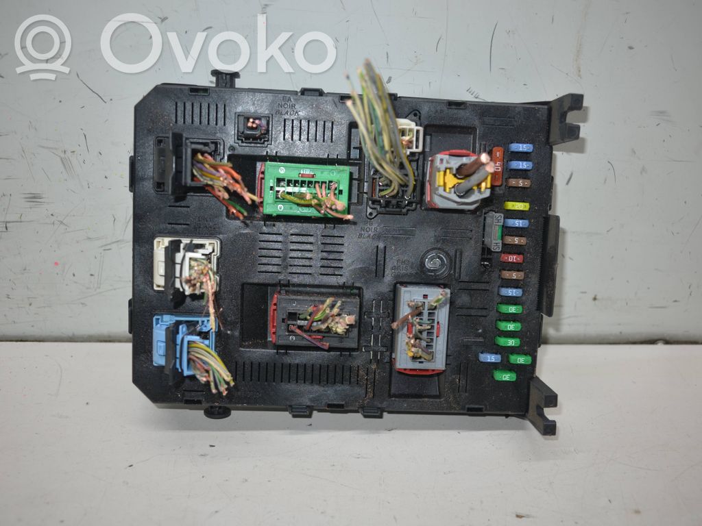 Citroen C4 I Saugiklių blokas 