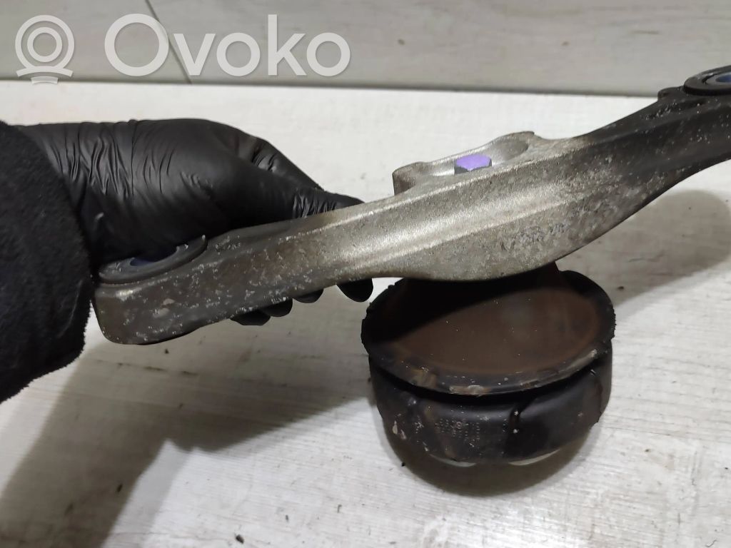 Volvo V40 Engine mount vacuum valve 