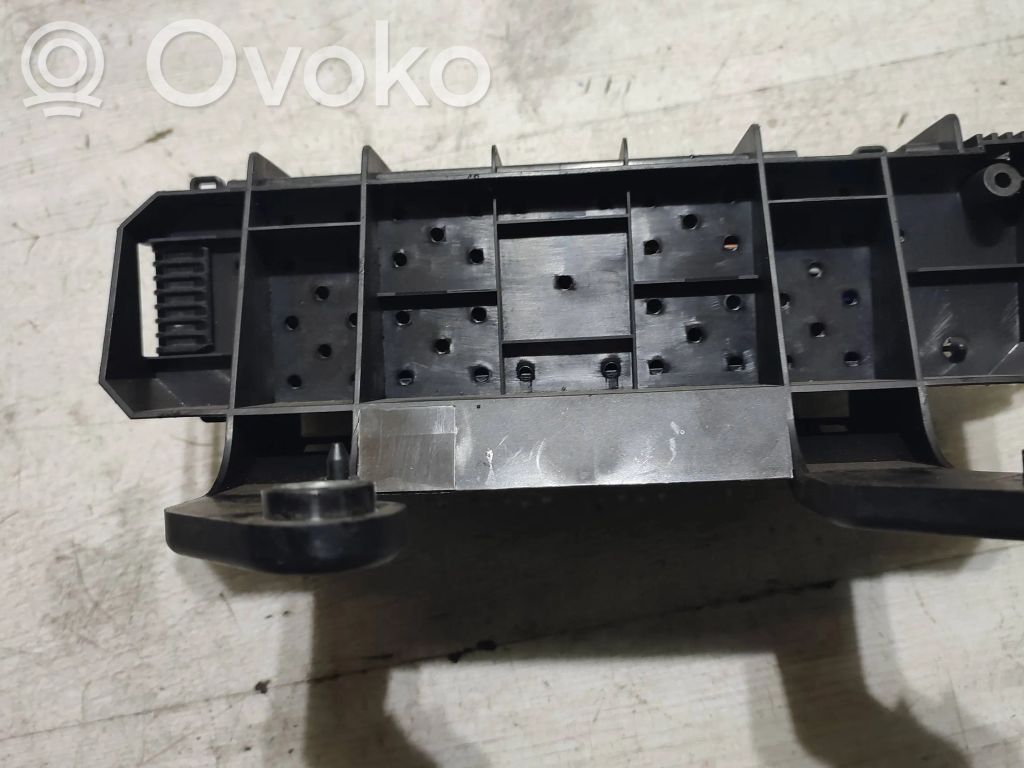 Volvo V40 Saugiklių blokas 