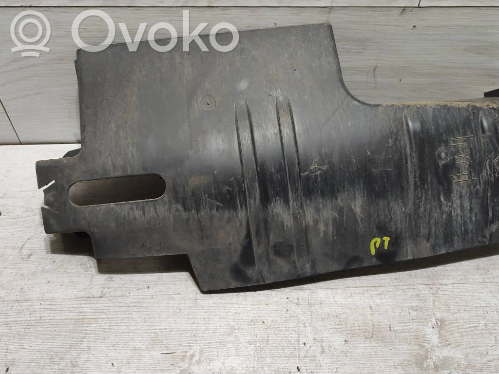 Mercedes-Benz A W176 Osłona środkowa podwozia 