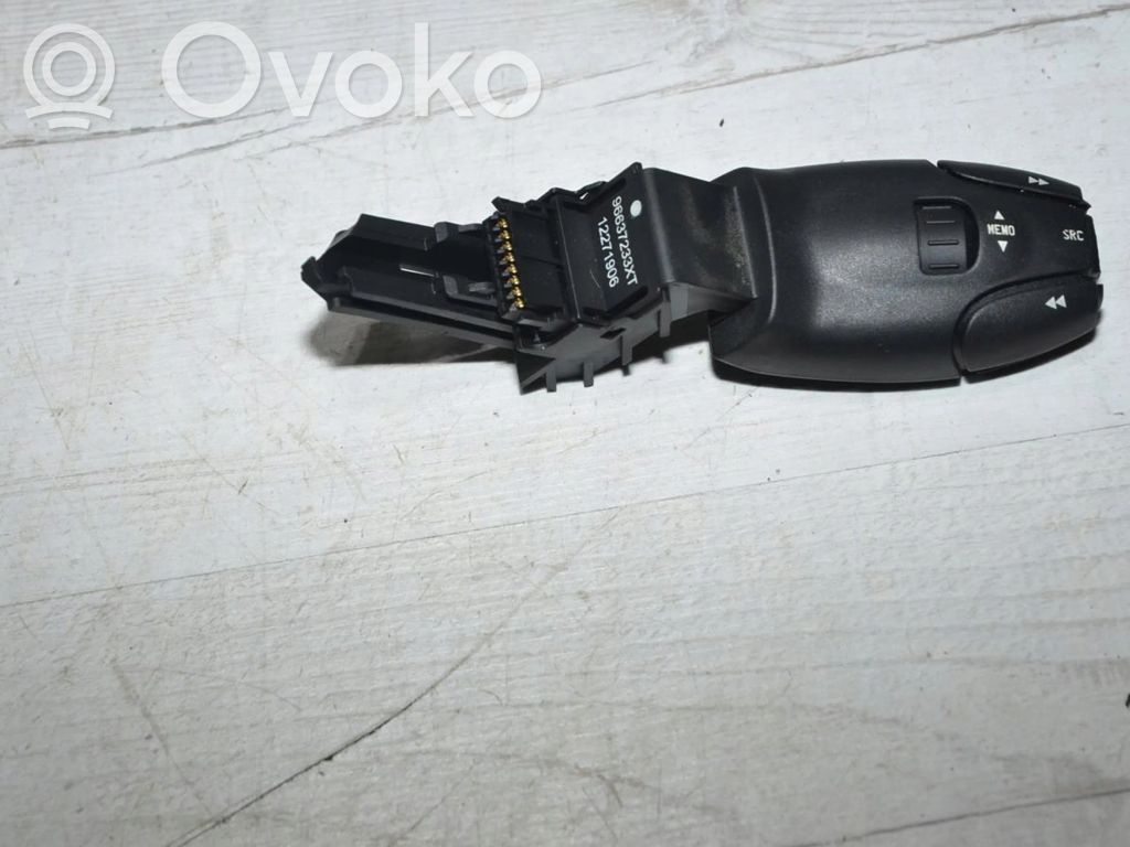 Peugeot 2008 I Multifunctional control switch/knob 
