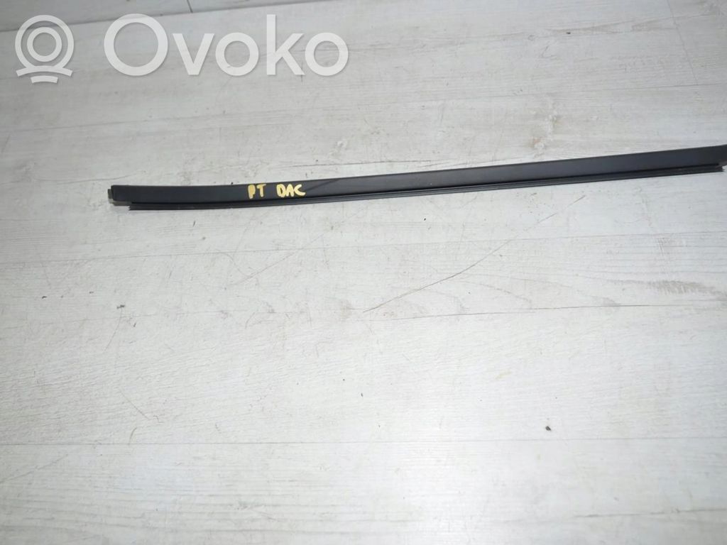 Listwa / Uszczelka szyby drzwi tylnych   45480000,4548