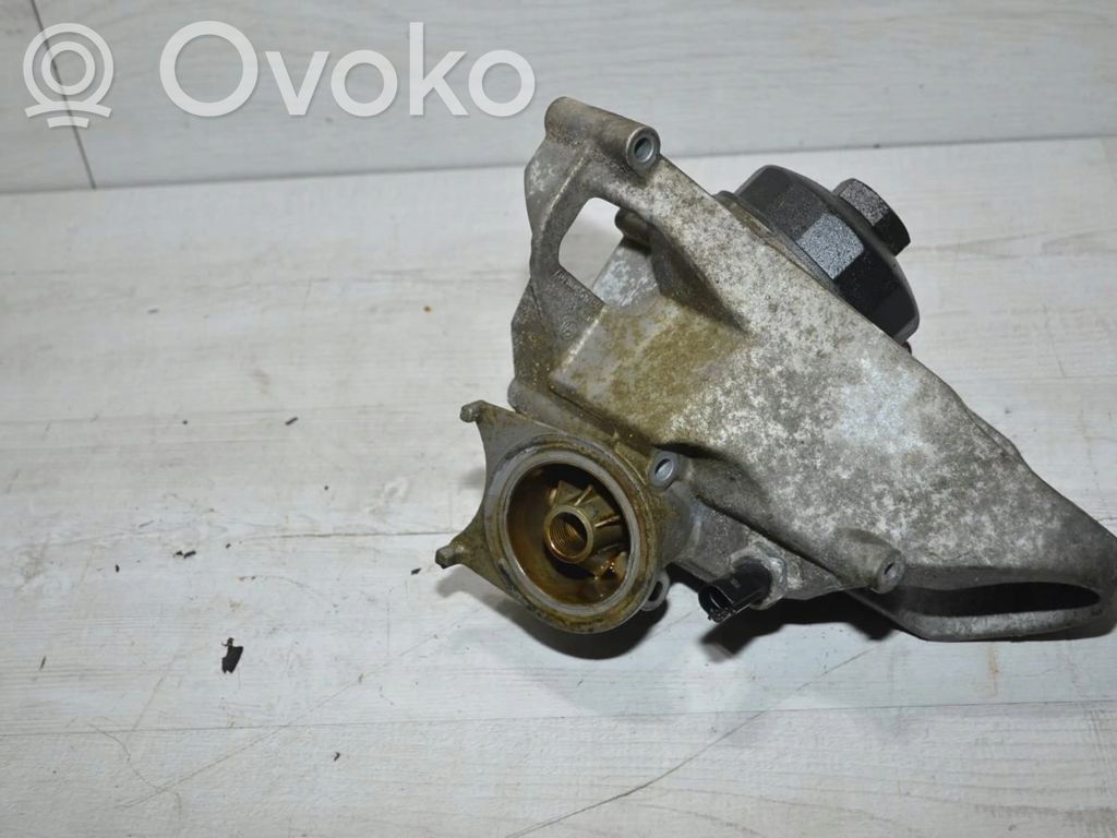 Volkswagen Touareg I Oil filter mounting bracket 