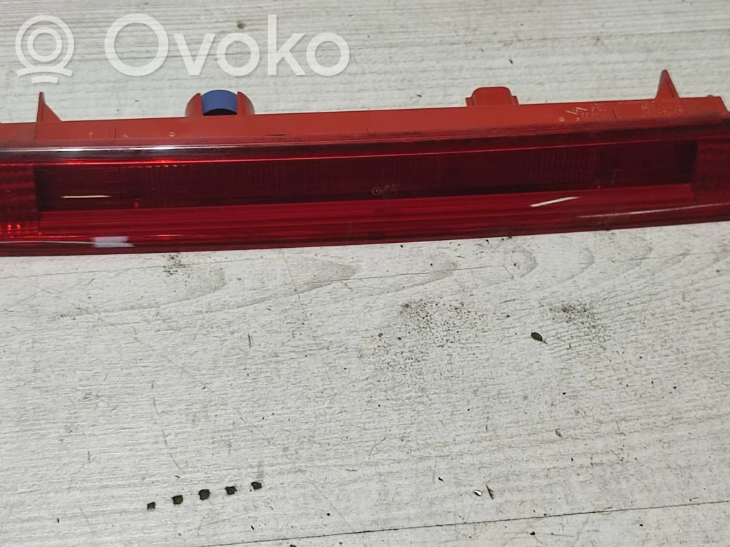 Renault Kadjar Third/center stoplight 