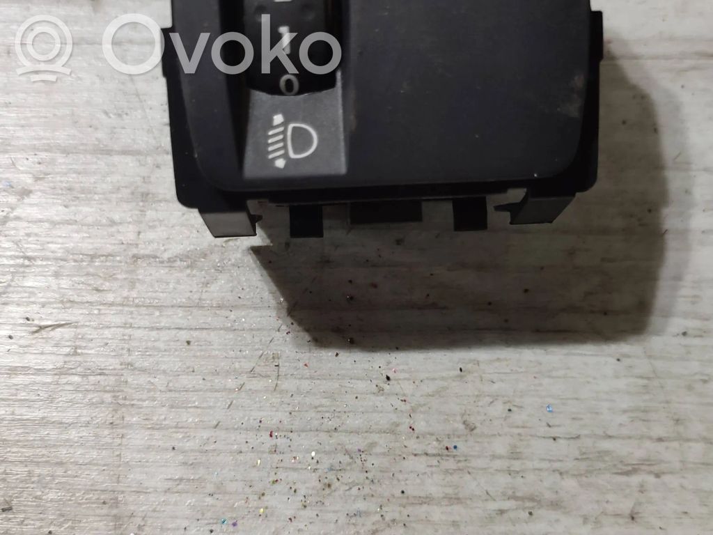 Headlight level height control switch   251902972R,A14679,161024
