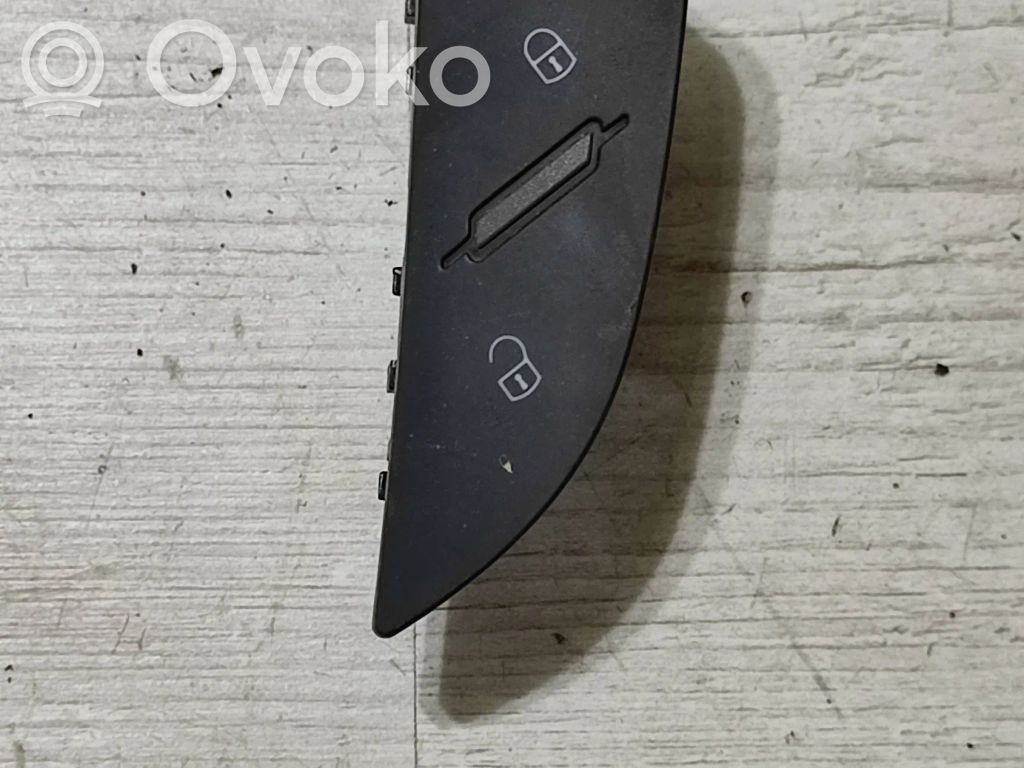 Alfa Romeo Stelvio Central locking switch button 