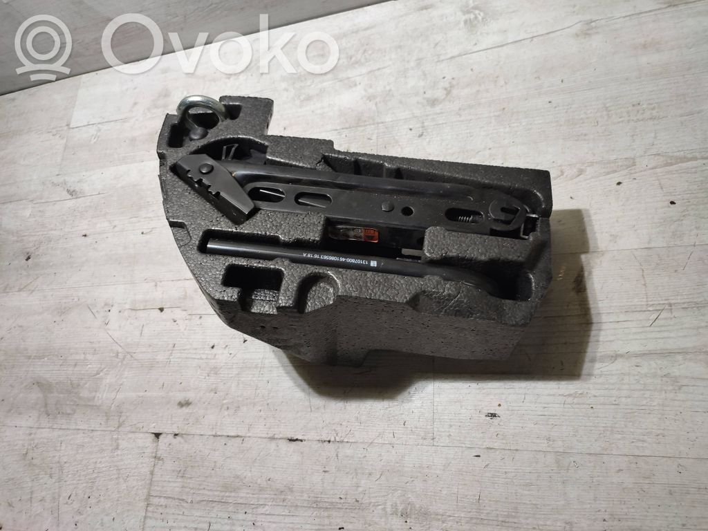 Opel Corsa E Spare wheel section trim 