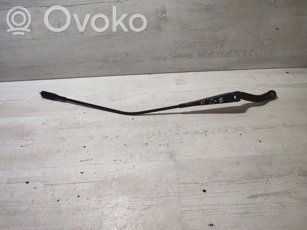 Opel Corsa E Front wiper blade arm 