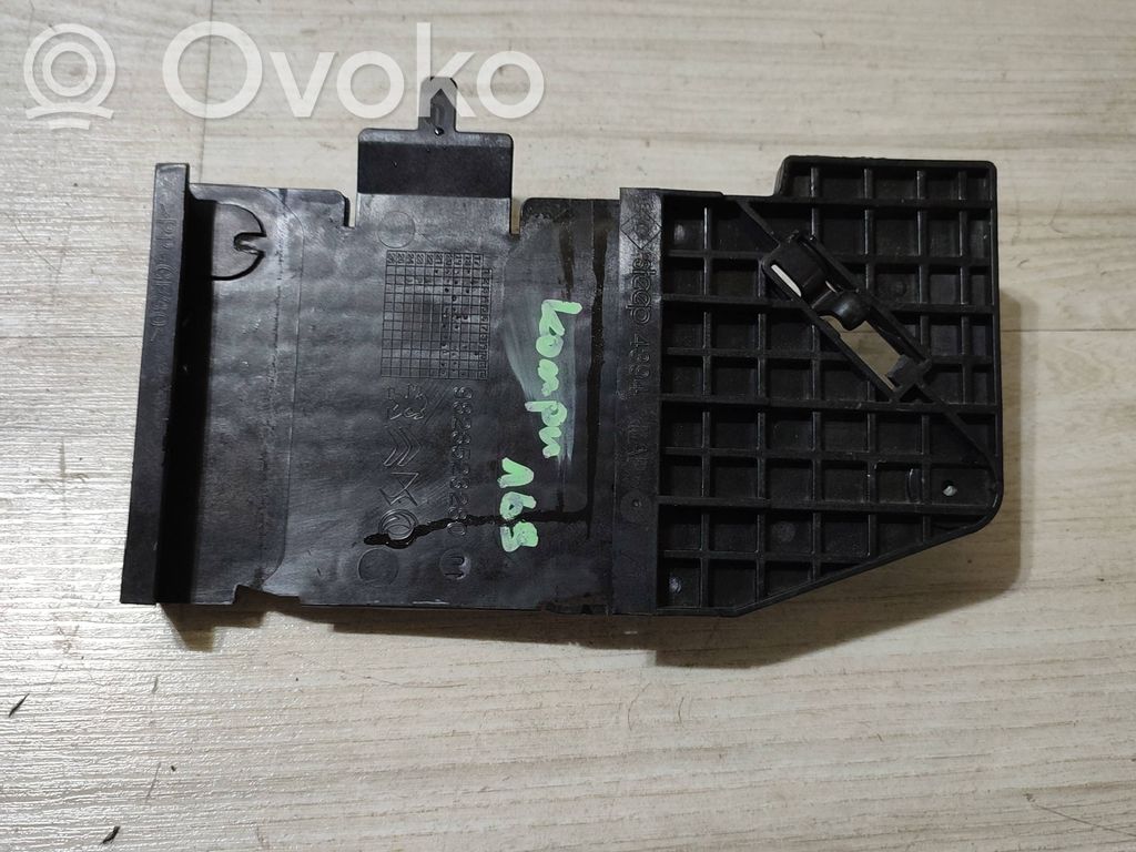 Opel Corsa F Other engine bay part 