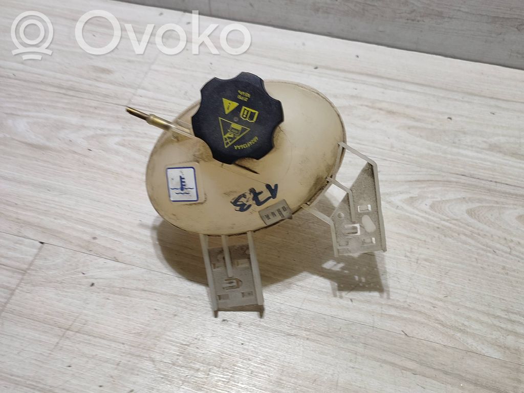 Fiat 500X Aušinimo skysčio išsiplėtimo bakelis 