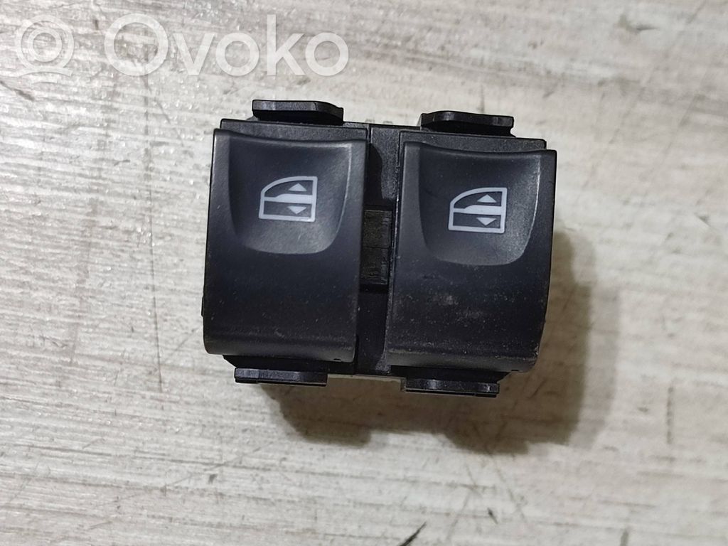 Renault Kangoo III Electric window control switch 