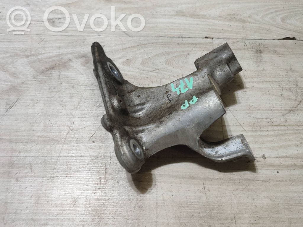 Renault Kangoo III Engine mounting bracket 