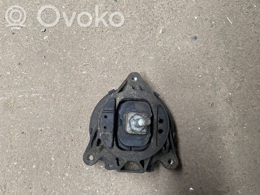 BMW 3 F30 F35 F31 Engine mount bracket 