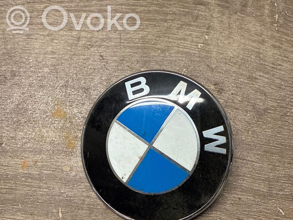 BMW 5 E60 E61 Gamintojo ženkliukas 