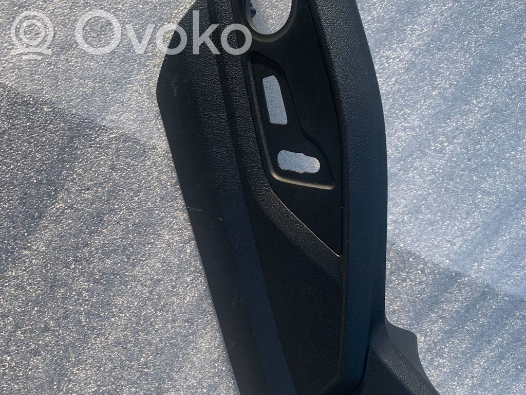 Audi SQ7 Osłona szyn przedniego fotela kierowcy 
