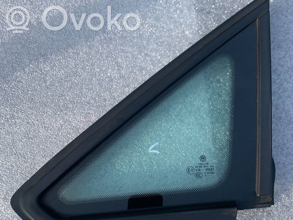 Volkswagen Caddy Trikampis stiklas kėbulo priekyje 
