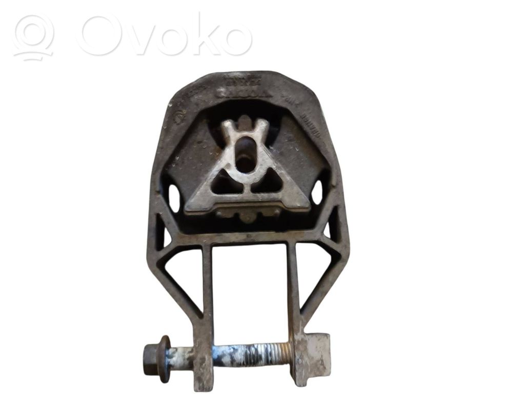 Volvo V40 Engine mount bracket 
