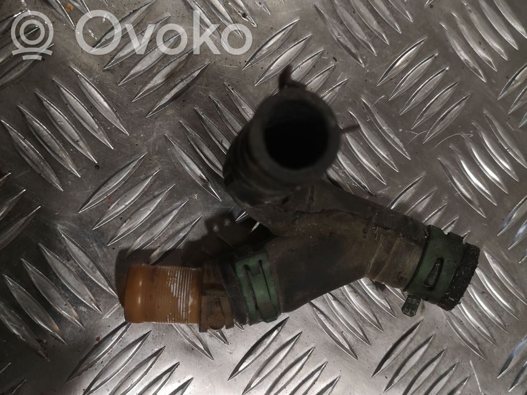 Engine coolant pipe/hose