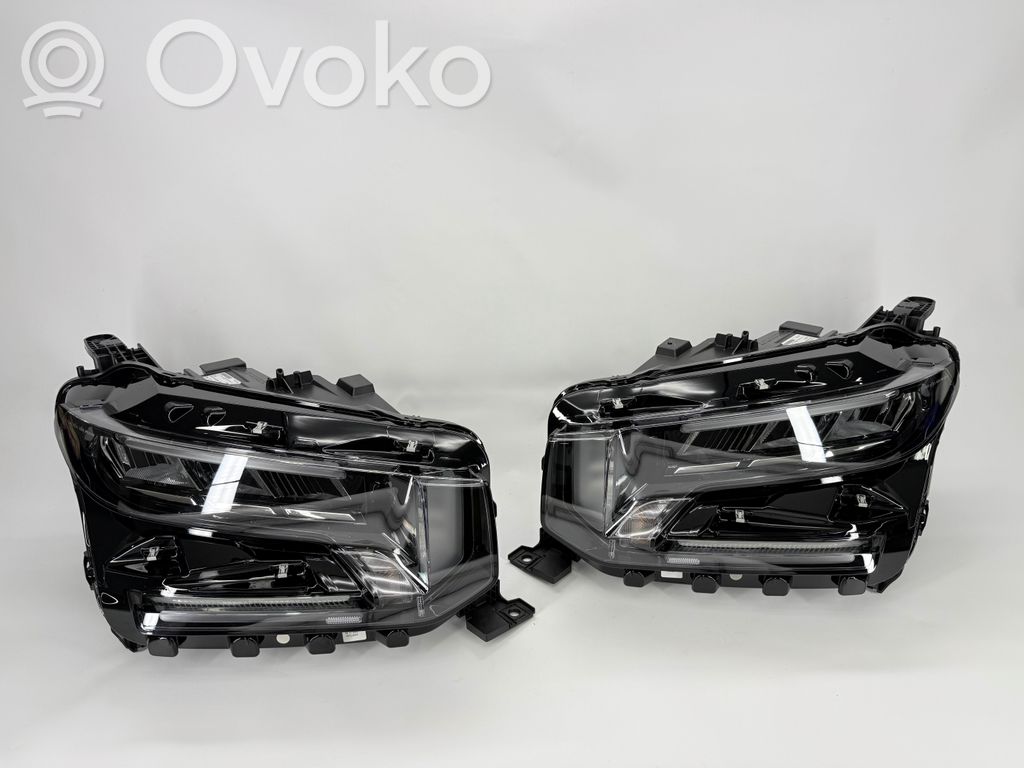 Headlights/headlamps set   L99831029,9851349080