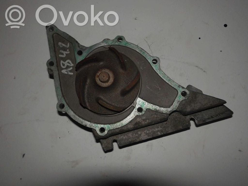 Audi A8 S8 D3 4E Vesipumppu 