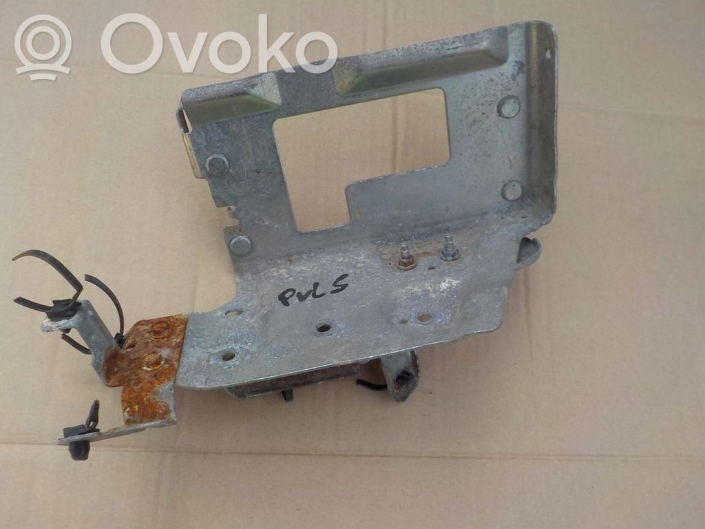 Nissan Pulsar Battery tray 