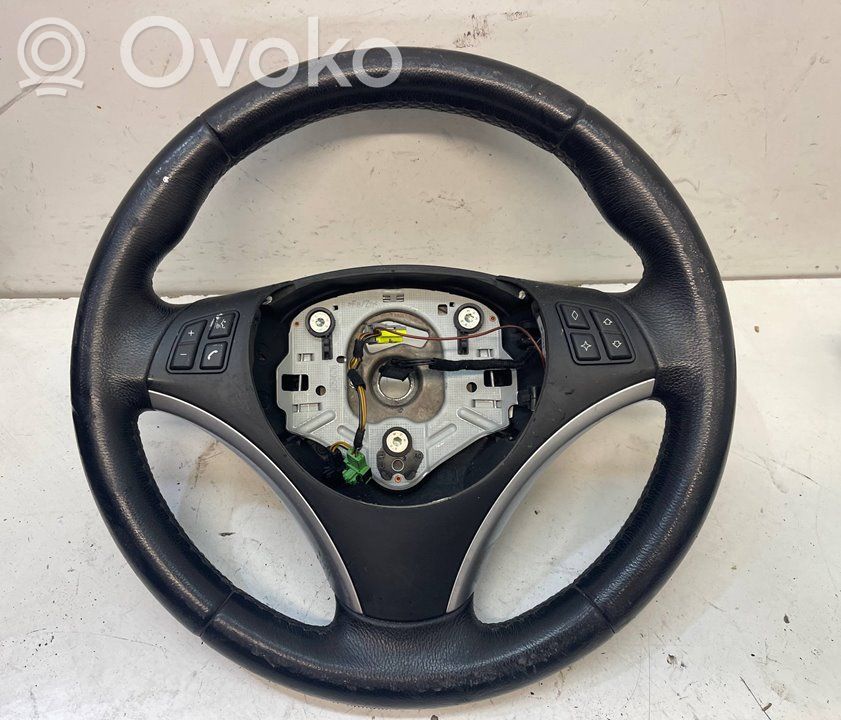 Ohjauspyörä   676989501,582017