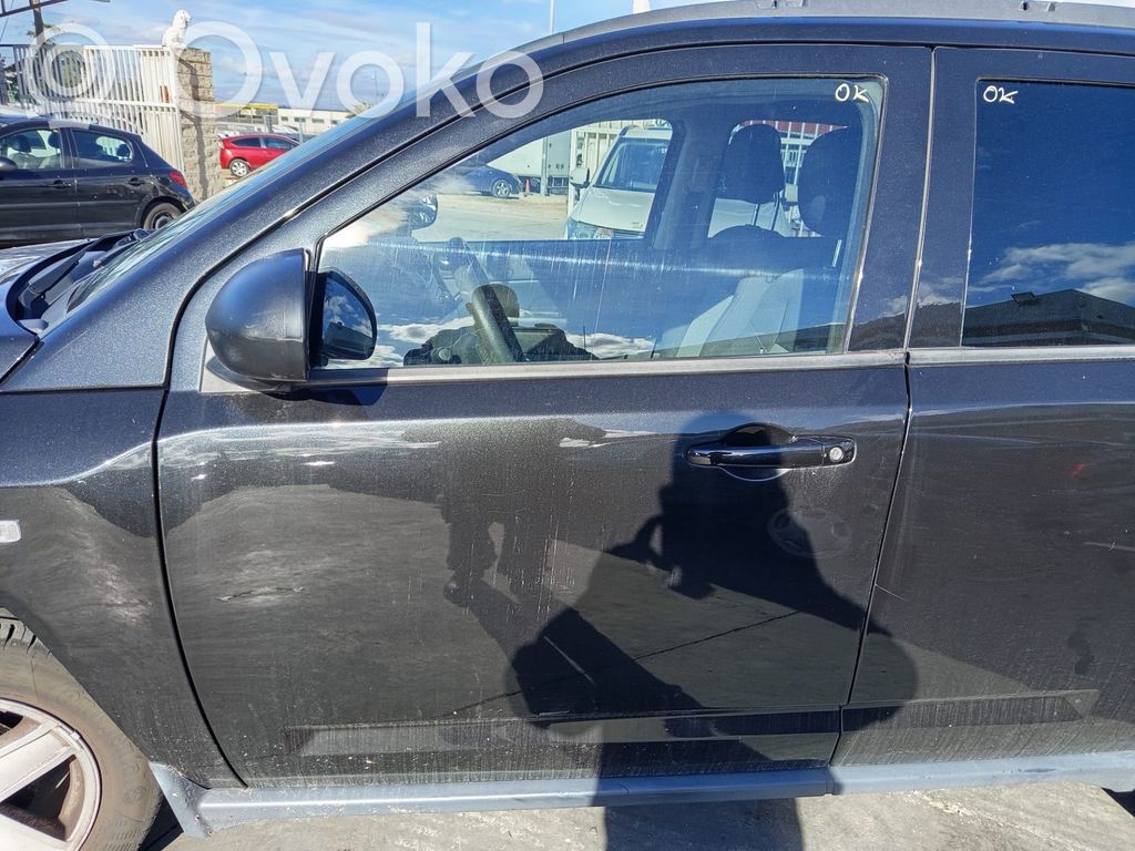 Porte avant   651925,576510