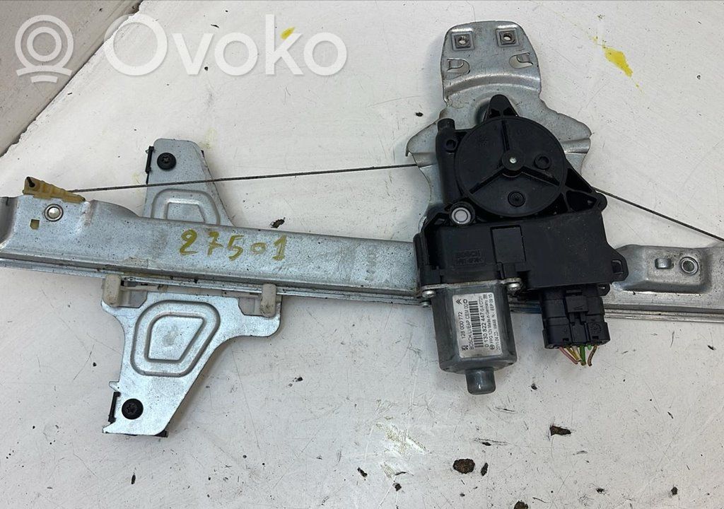 Rear side window   128000772,554517