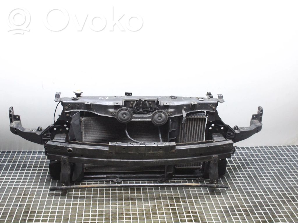 Hyundai i40 Support de radiateur sur cadre face avant 