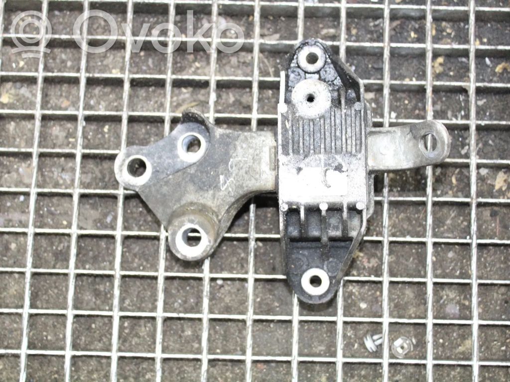 Chevrolet Orlando Gearbox mount 