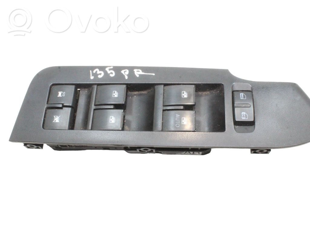 Chevrolet Captiva Electric window control switch 