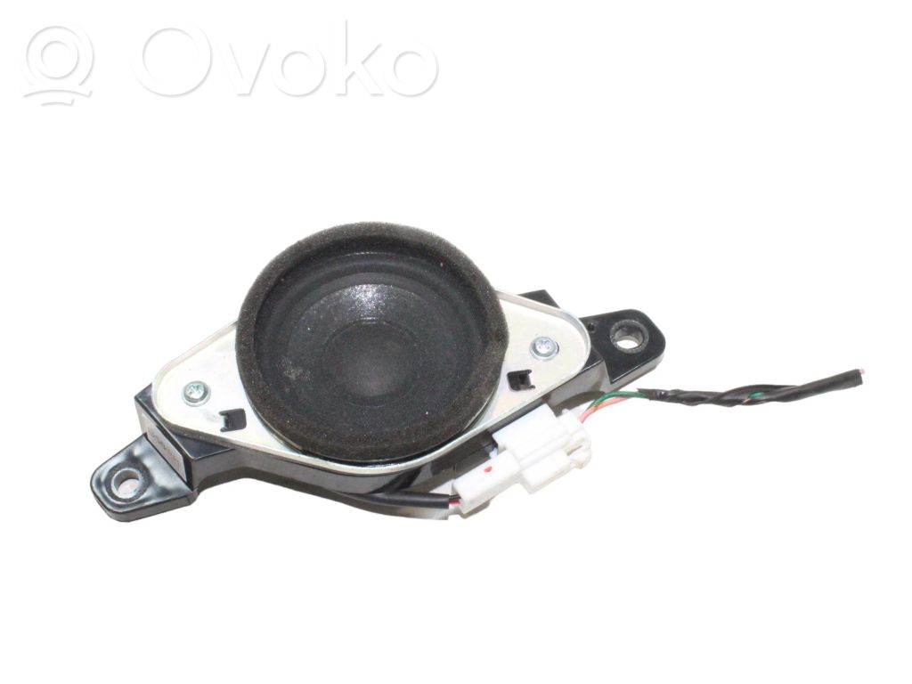 KIA Sorento Rear door speaker 