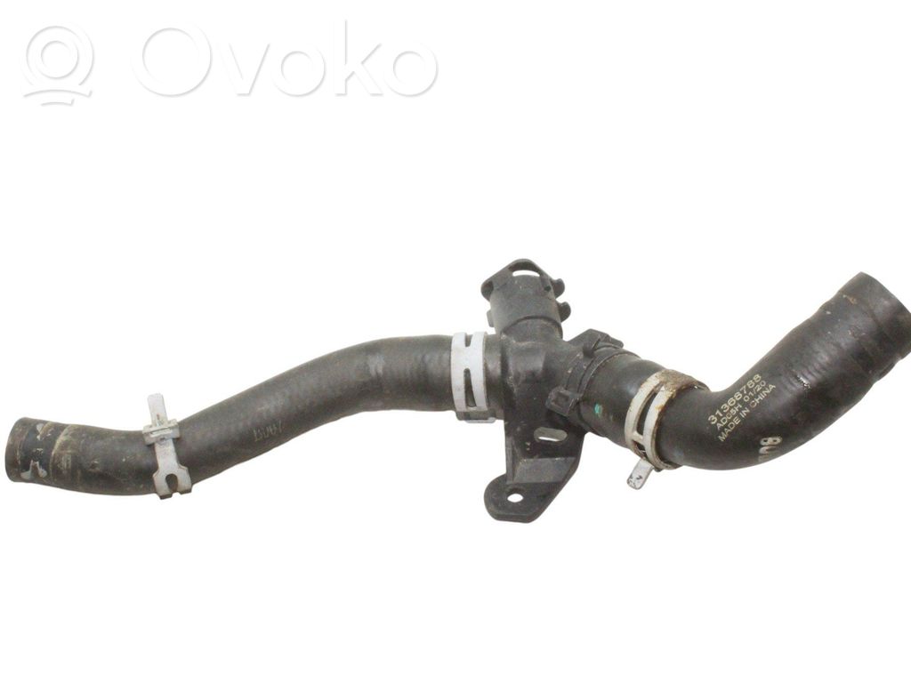 Volvo XC40 Conductă/furtun lichid de răcire motor 