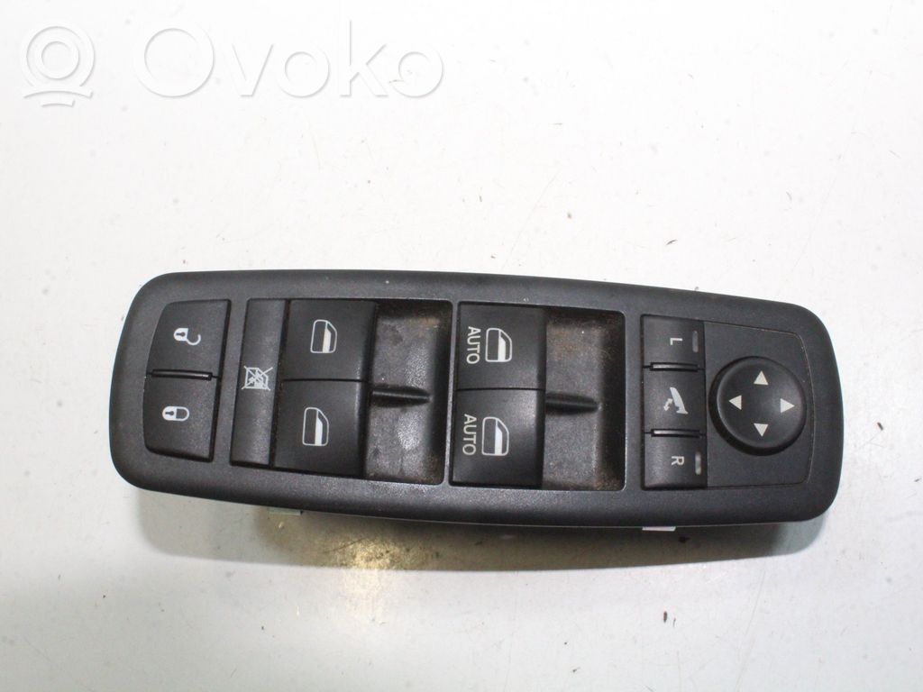 Jeep Cherokee Electric window control switch 
