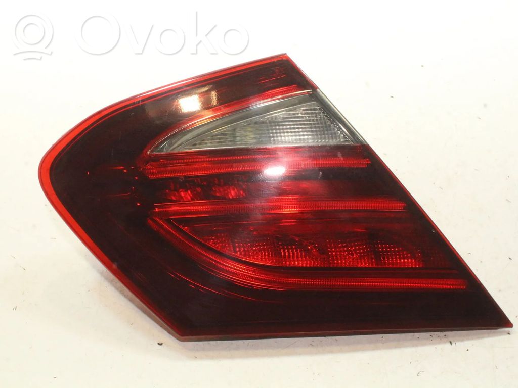 Mercedes-Benz C W205 Lampy tylnej klapy bagażnika 