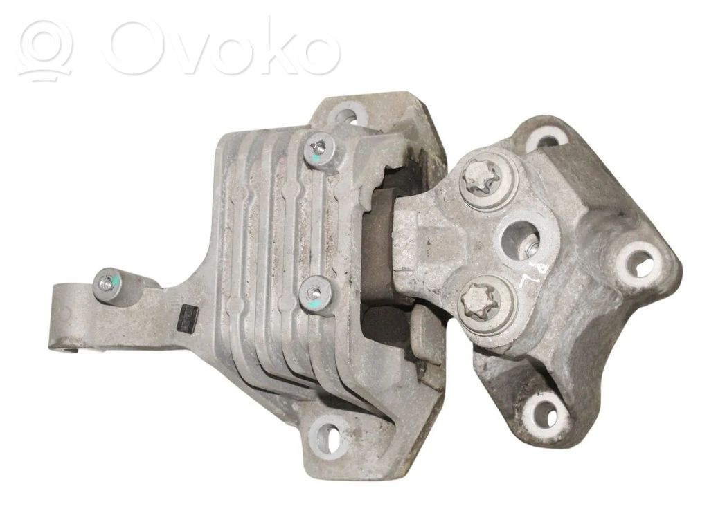 Jeep Cherokee Engine mount bracket 