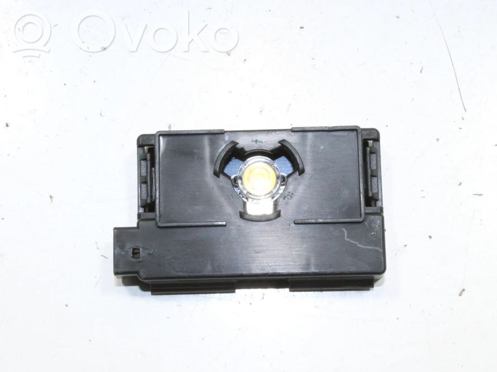 Boot/trunk interior light   150470300D