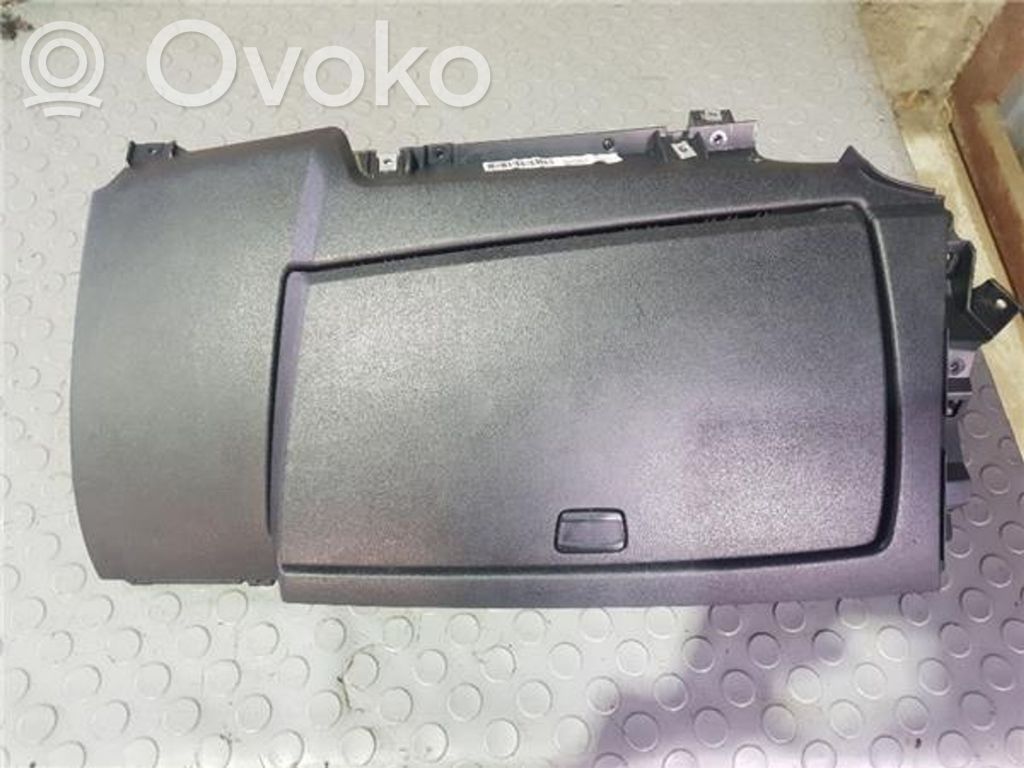 BMW 1 E81 E87 Glove box 
