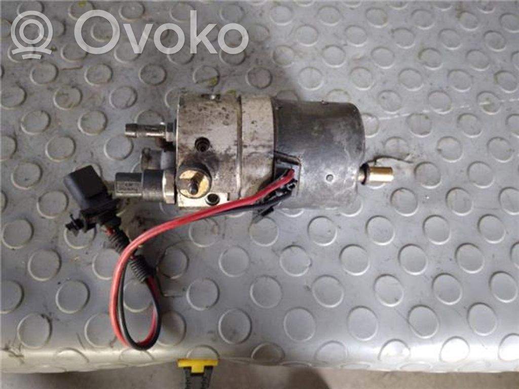 Audi A4 Allroad Kompresor zawieszenia tylnego pneumatycznego 